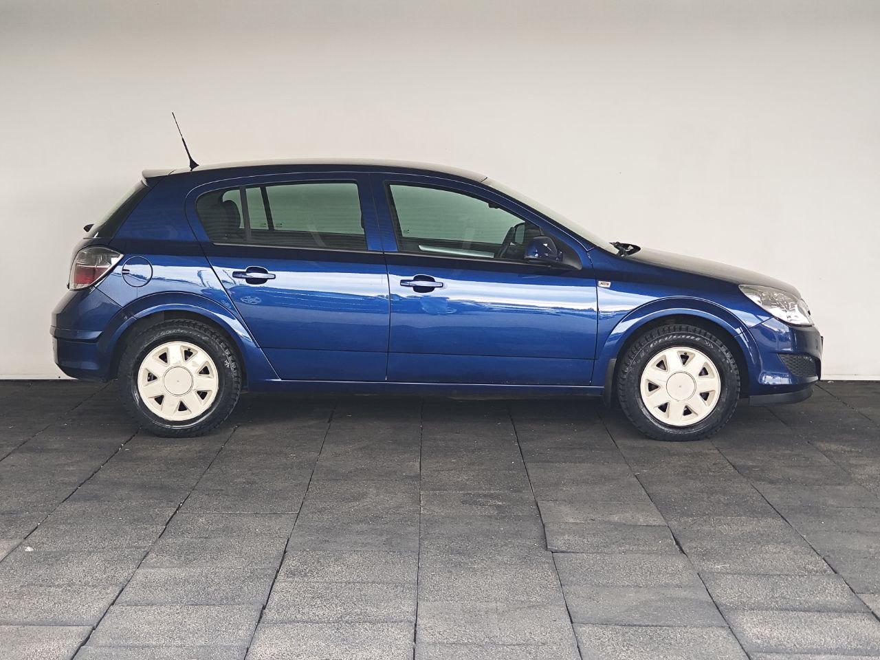  Astra