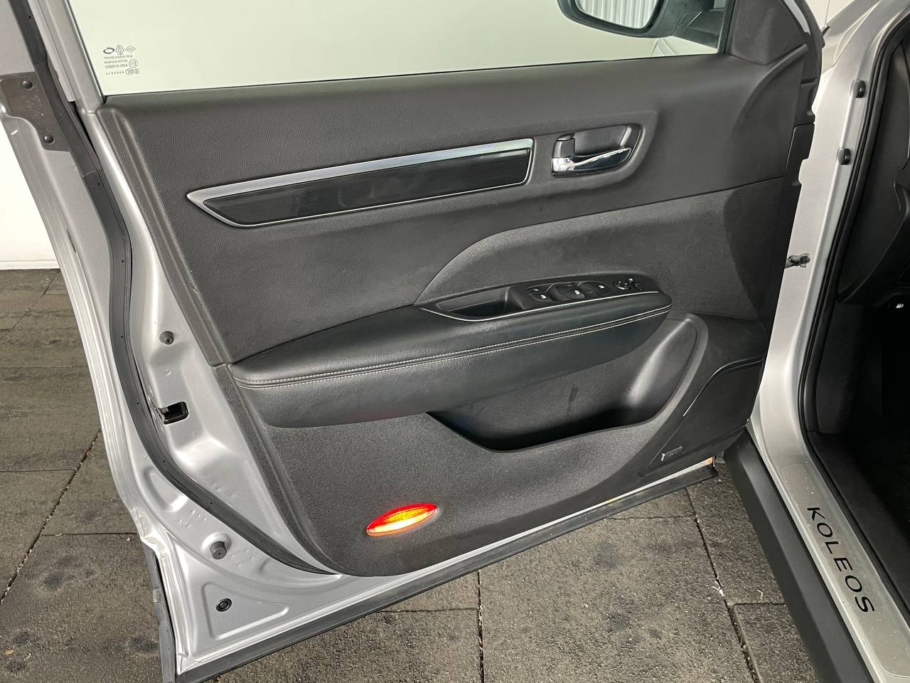  Koleos